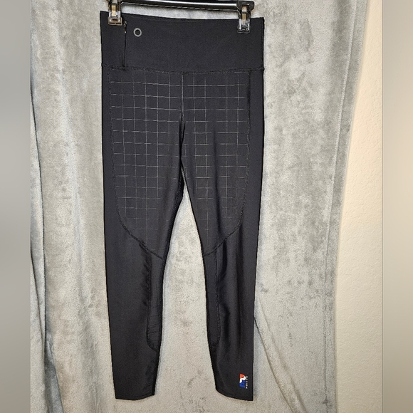 G12. PE Nation Medium Athletic Leggings Black - Picture 1 of 7